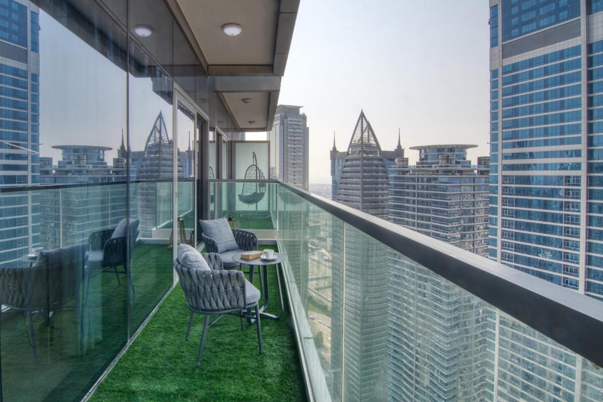 Апартаменты Highest Infinity Pool In Downtown Дубай Экстерьер фото