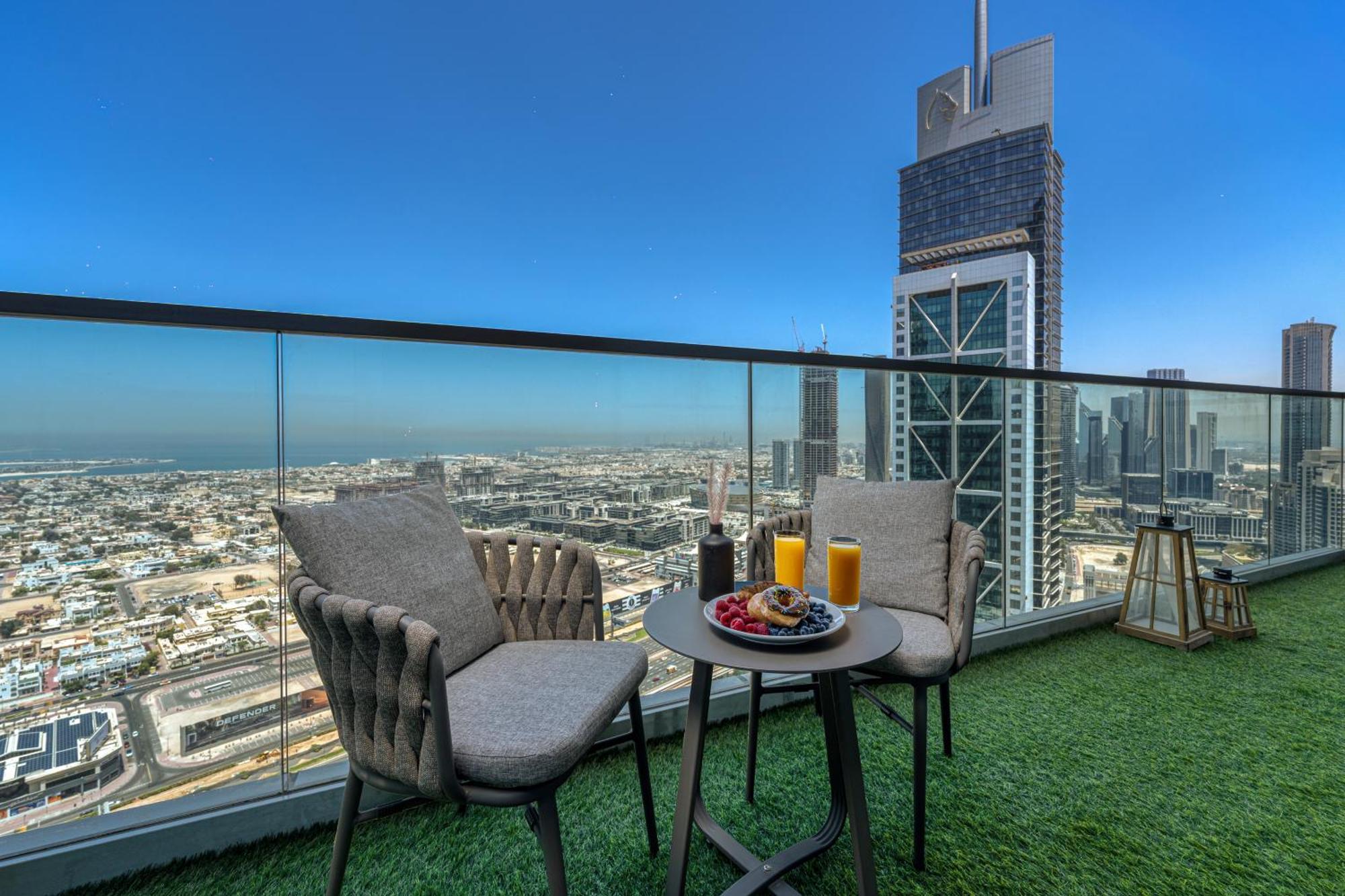 Апартаменты Highest Infinity Pool In Downtown Дубай Экстерьер фото